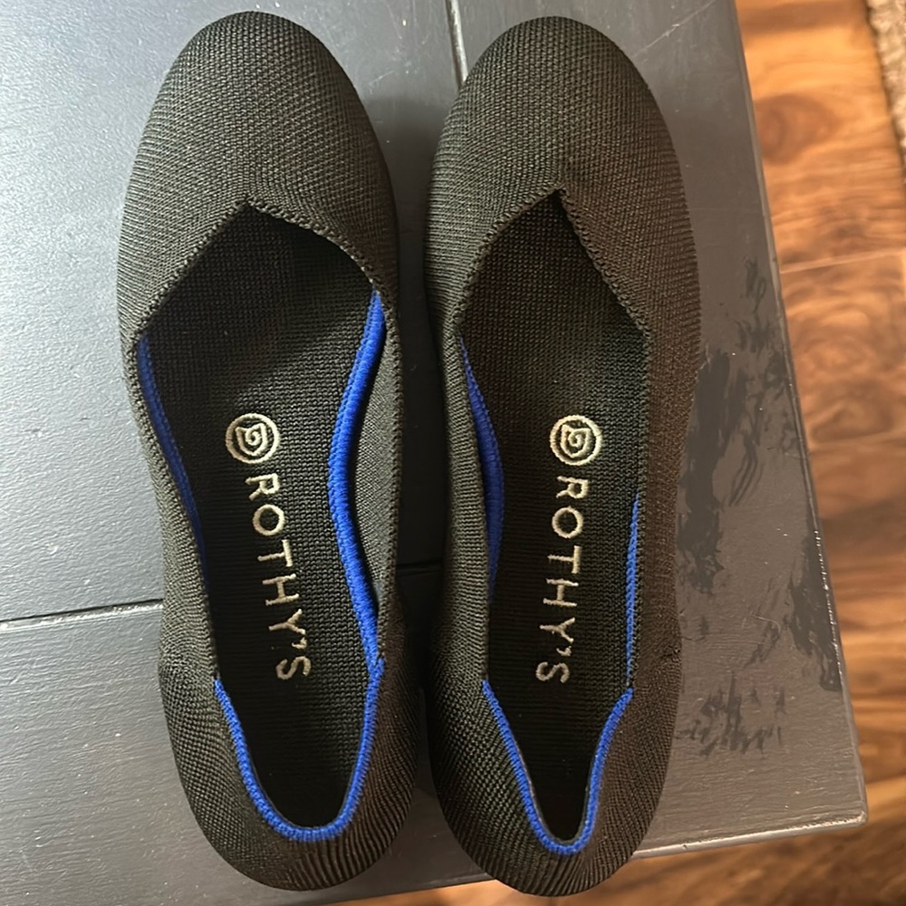 Black Rothy’s shoes